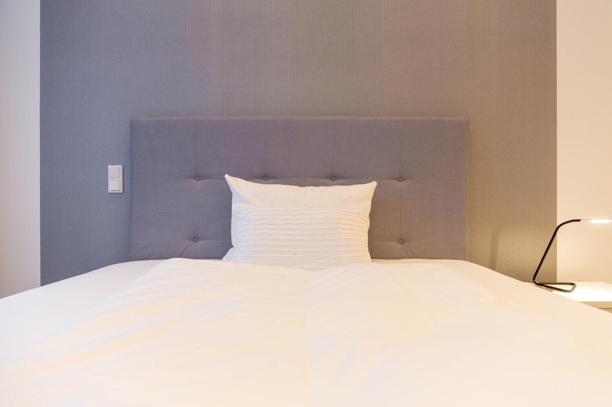 Parkhotel Fritz Am Brunnen Швельм Номер фото