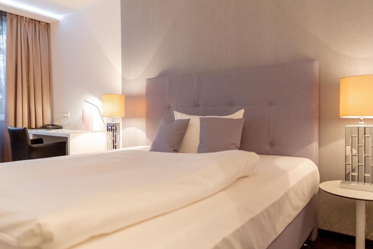Parkhotel Fritz Am Brunnen Швельм Экстерьер фото