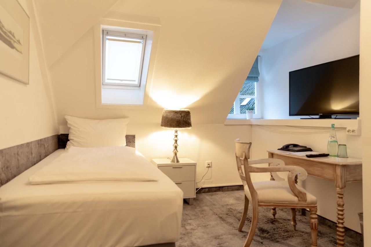 Parkhotel Fritz Am Brunnen Швельм Экстерьер фото